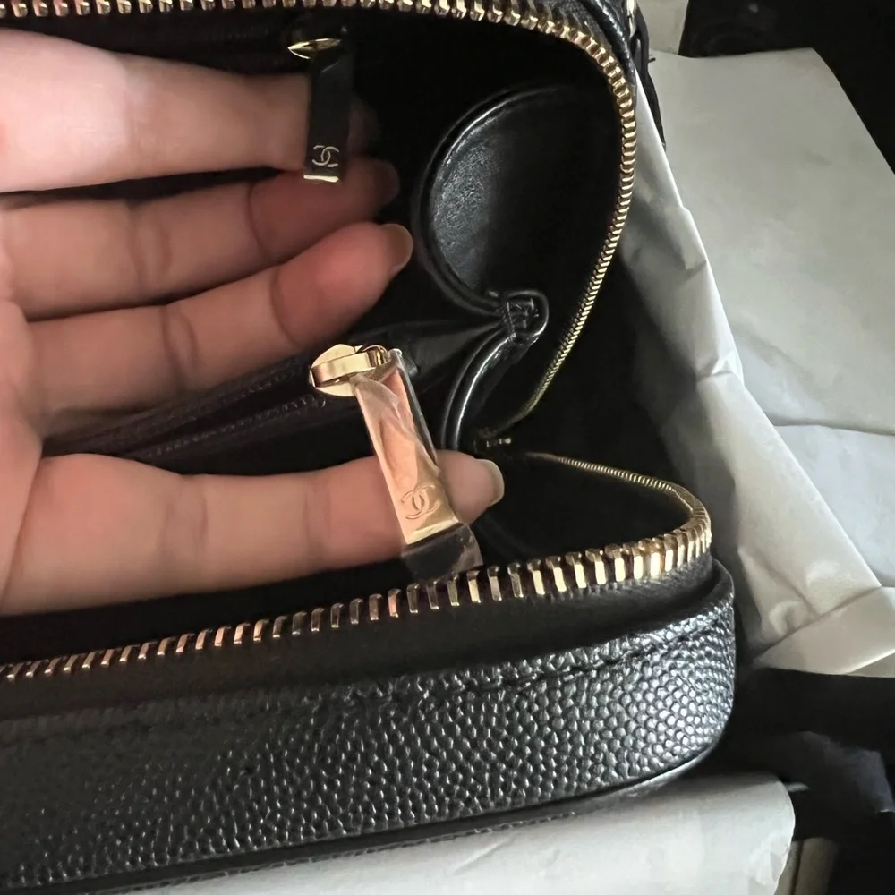 Chanel Medium Black Filigree Quilted Calf Grain Vanity Case w Handle - 20C - NWT - Picture 3 of 11